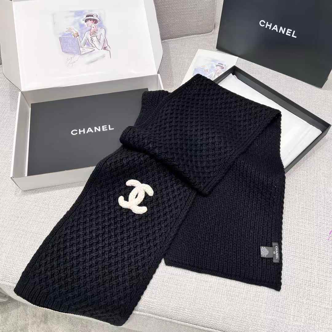 Chanel LOGO Scarf view 8