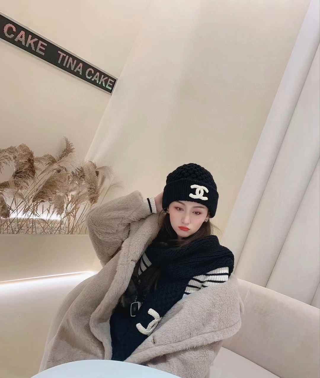 Chanel LOGO Scarf view 9
