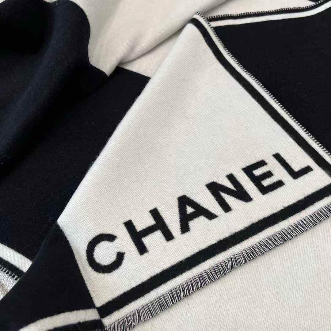 Chanel 23B Scarf view 2