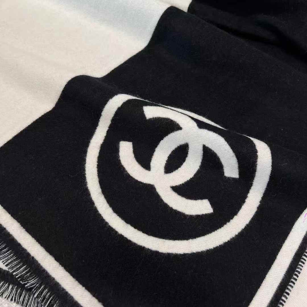 Chanel 23B Scarf view 3