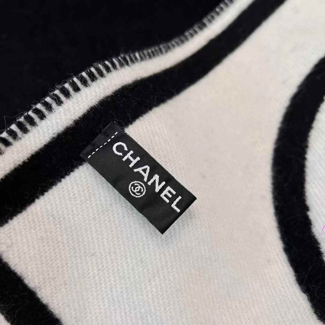 Chanel 23B Scarf view 4