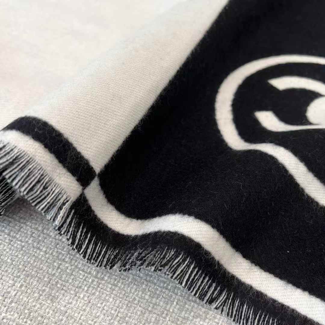 Chanel 23B Scarf view 5