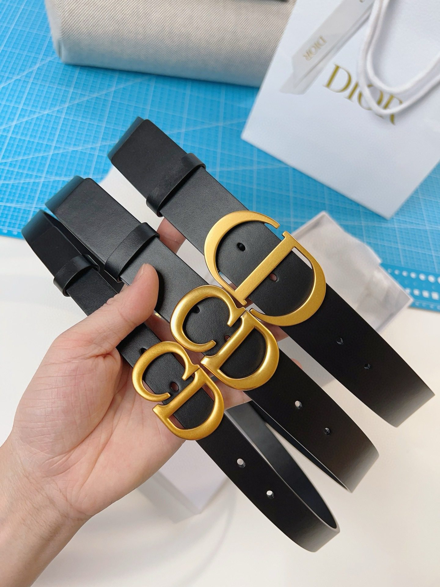 Dior LOGO belt view 1