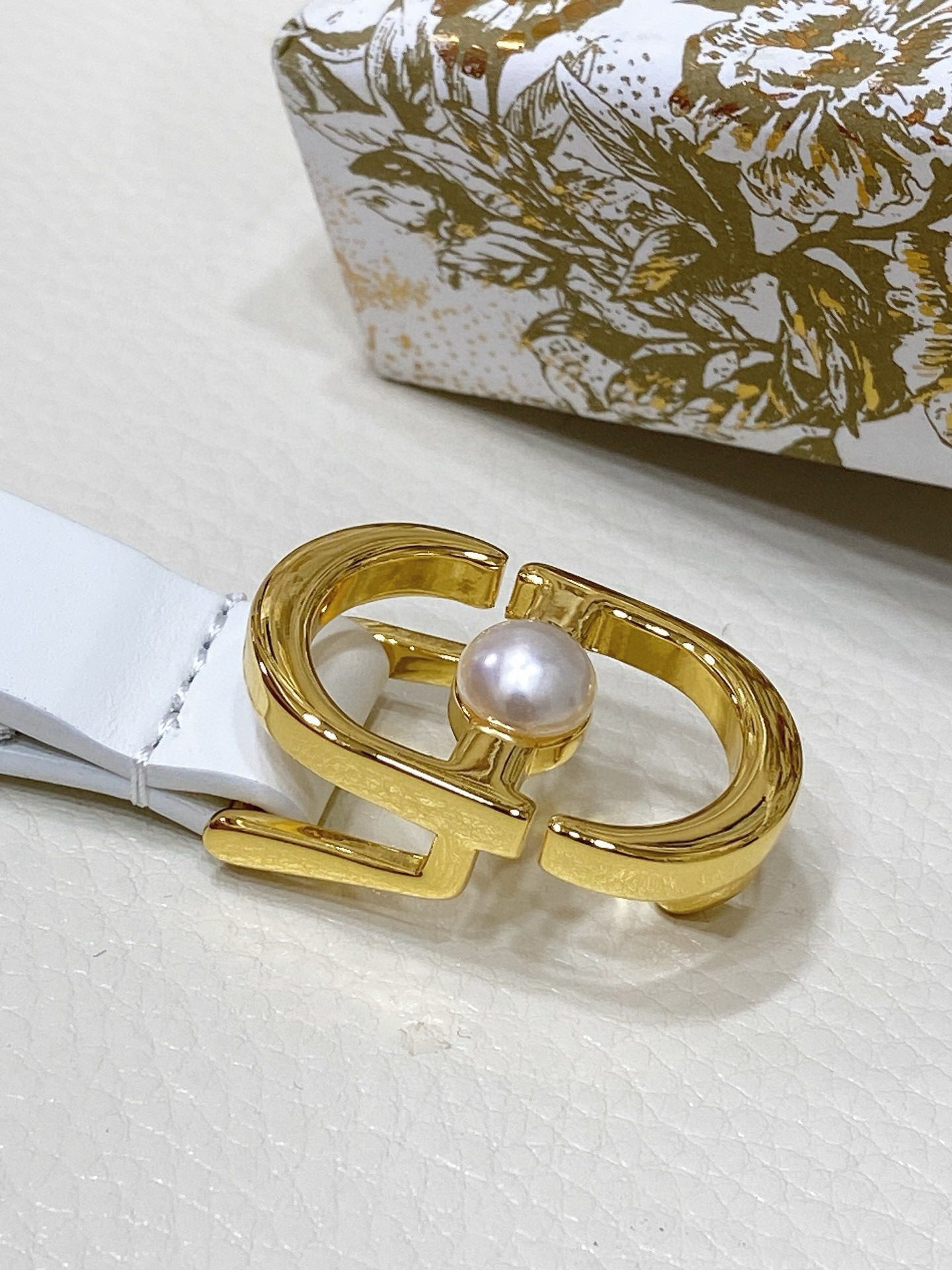 Dior Montaigne Jolie Belt view 9