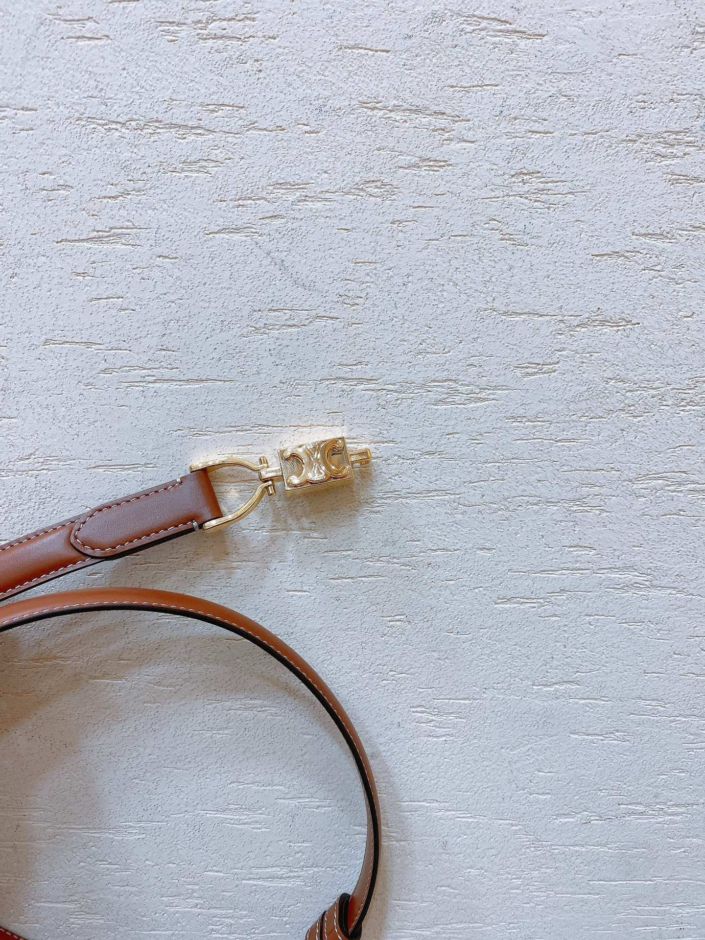 Celine hook buckle TRIOMPHE belt view 4