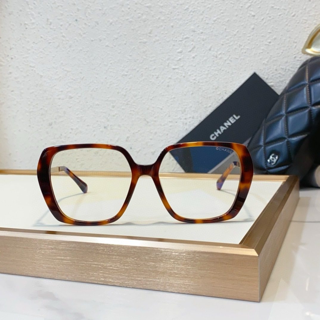Chanel Square Sunglasses view 7