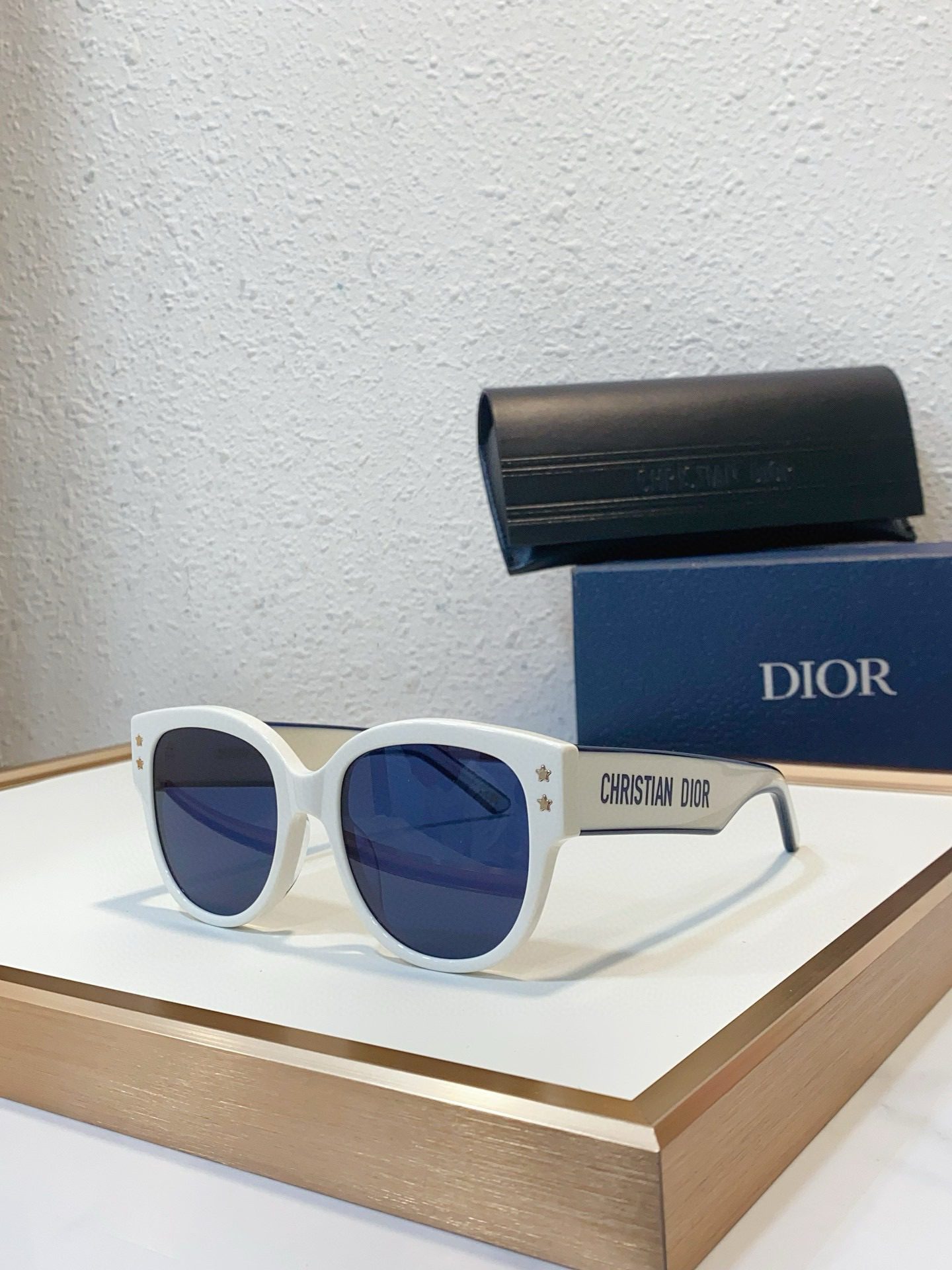 Dior Runway sunglasses view 3