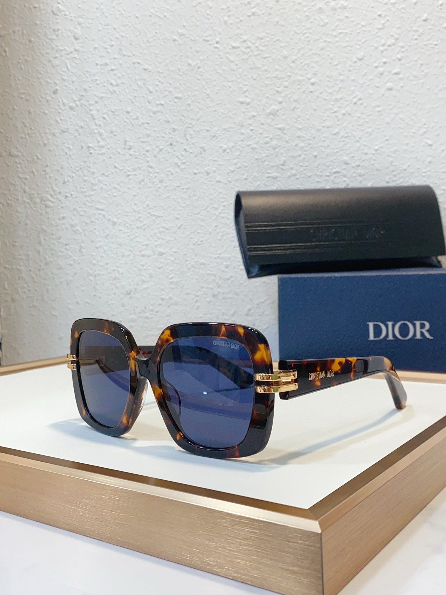 Dior Runway sunglasses view 4