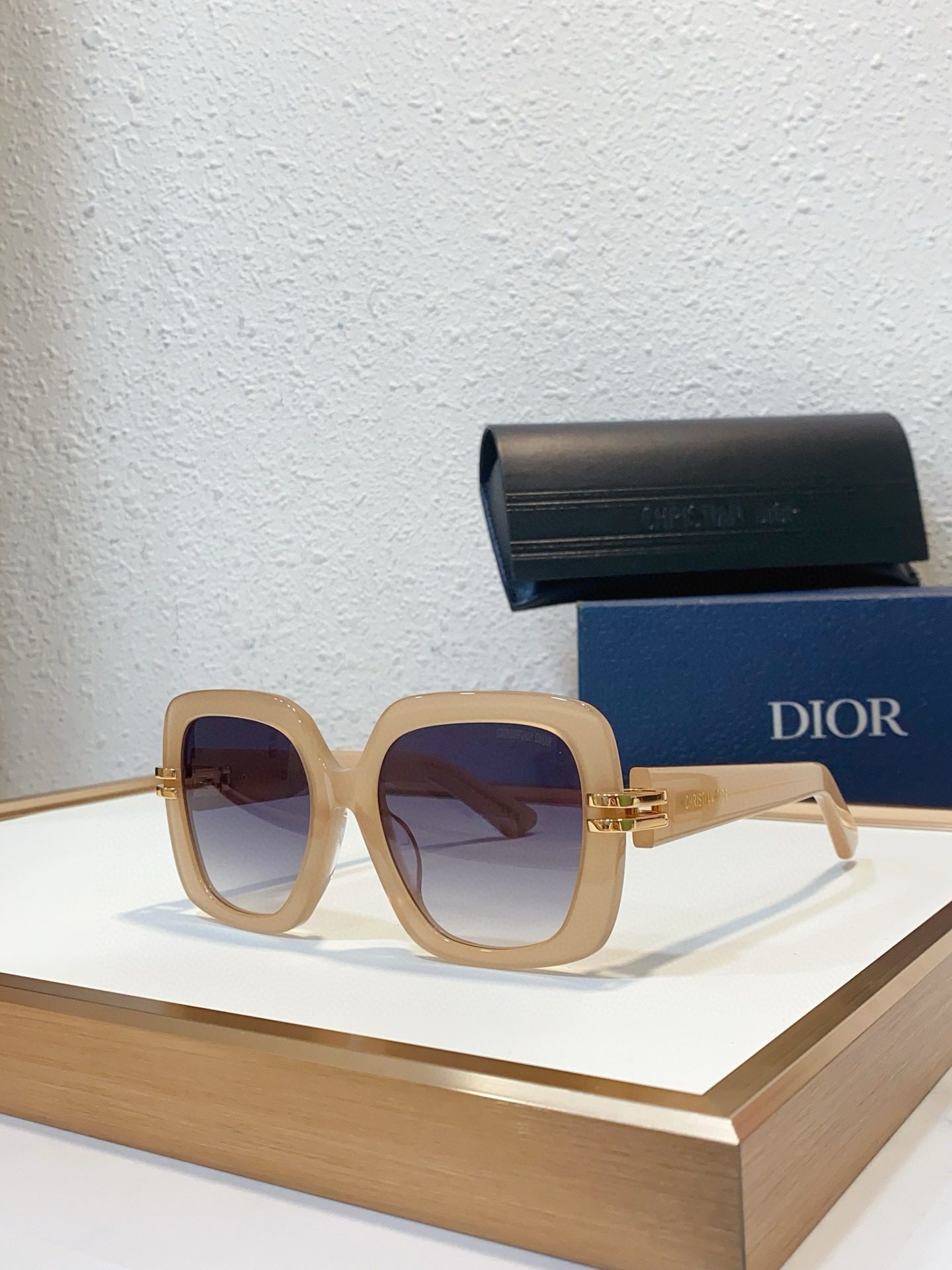 Dior Runway sunglasses view 7