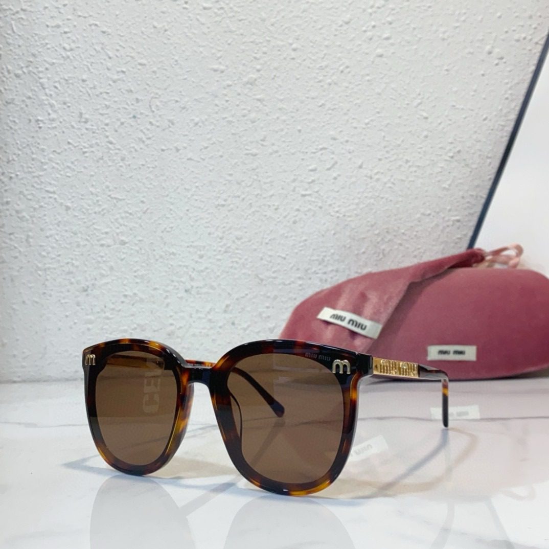 Miu Miu Runway sunglasses view 3